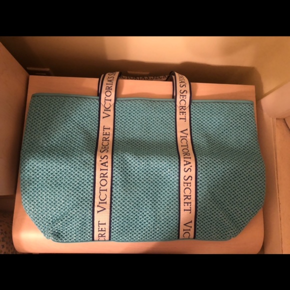 New Victoria’s Secret Turquoise Woven Tote &  Ocean Blue Wristlet Bundle - Picture 2 of 5